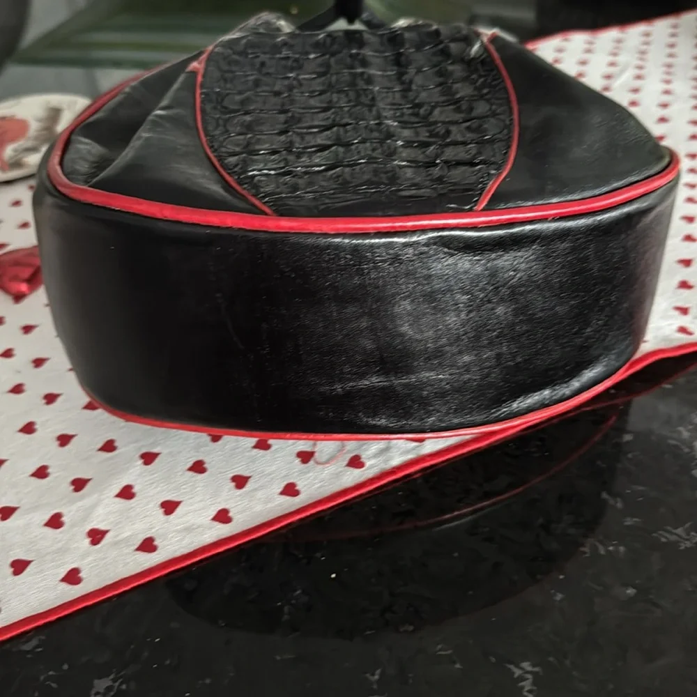Black and red purse. New in bag from South Africa. - Picture 6 of 9